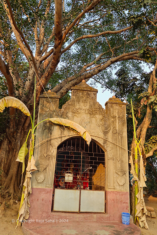 kali mandir near the temple of ichhai ghosh